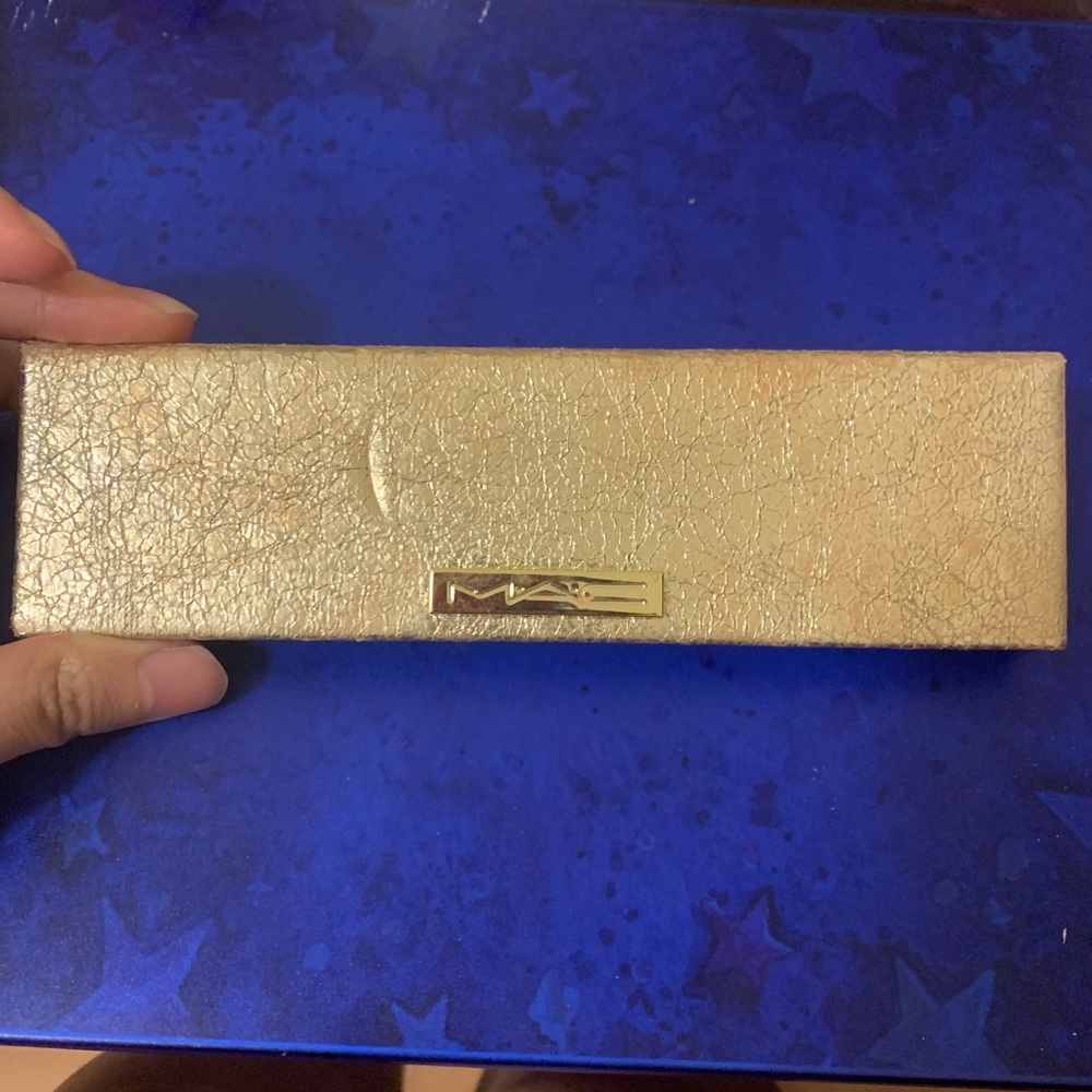 MAC Christmas edition eyeshadow palette